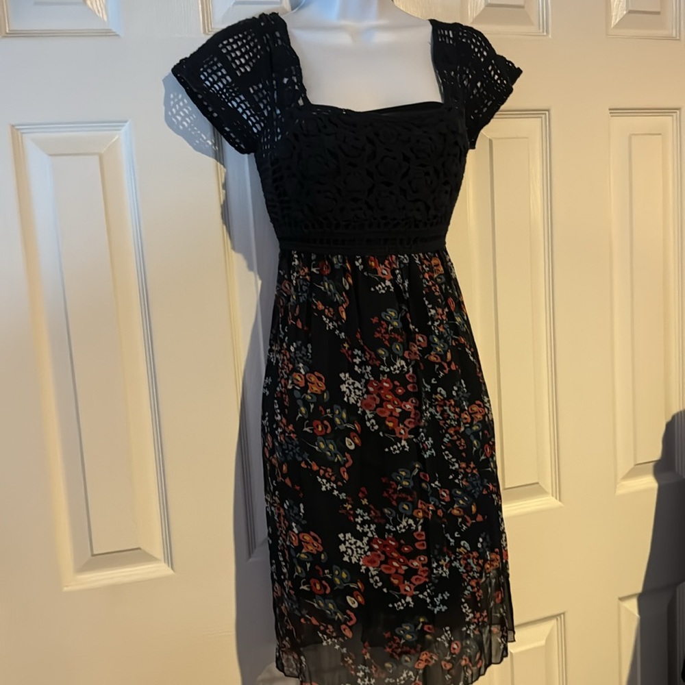 Floral lace dress - Picture 2 of 6